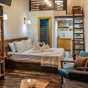 Kartalia Apartment
